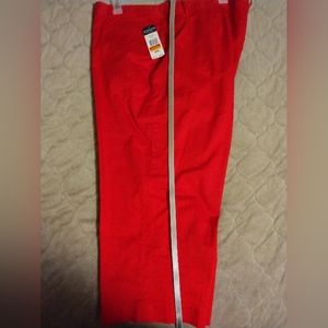 Women's plus size Red Capri pants